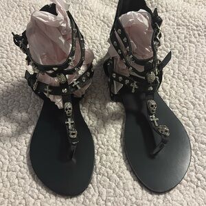 Black skull women’s sandals